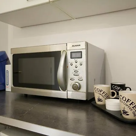 Rembrandt Square Apt! For 4 Guests! Daire