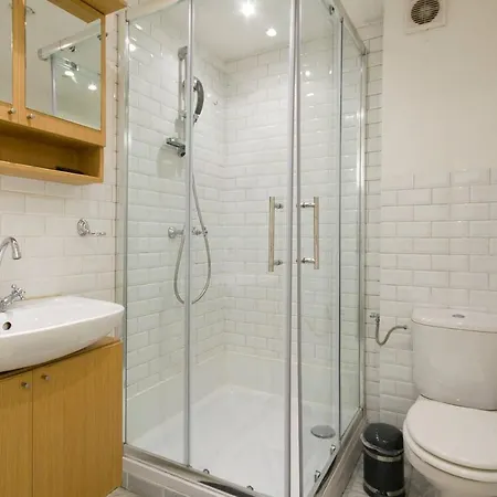 Rembrandt Square Apt! For 4 Guests! Daire *